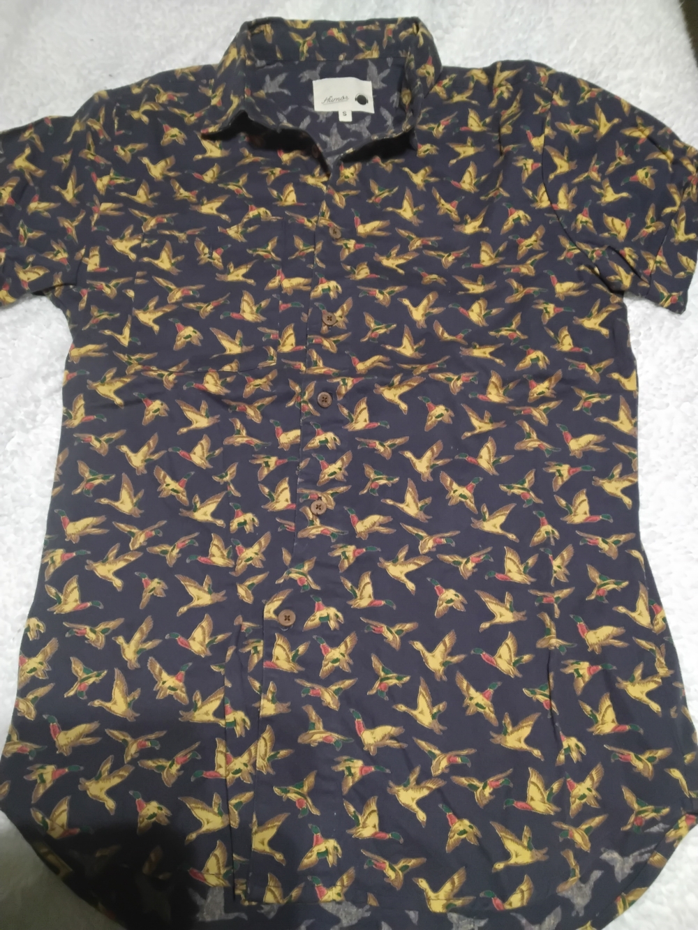 Short-Sleeve Navy Shirt with Yellow Bird Print